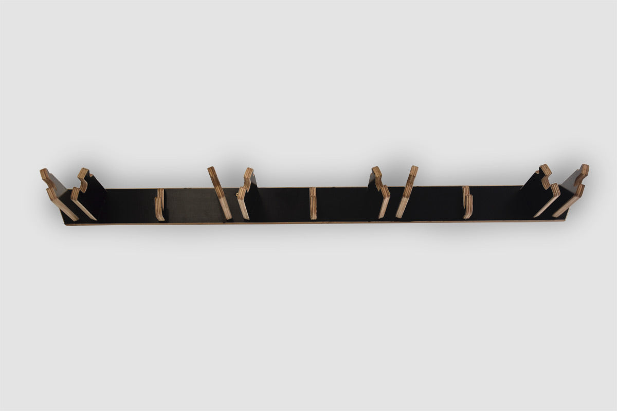 Hanging stand for 4 pairs of skis