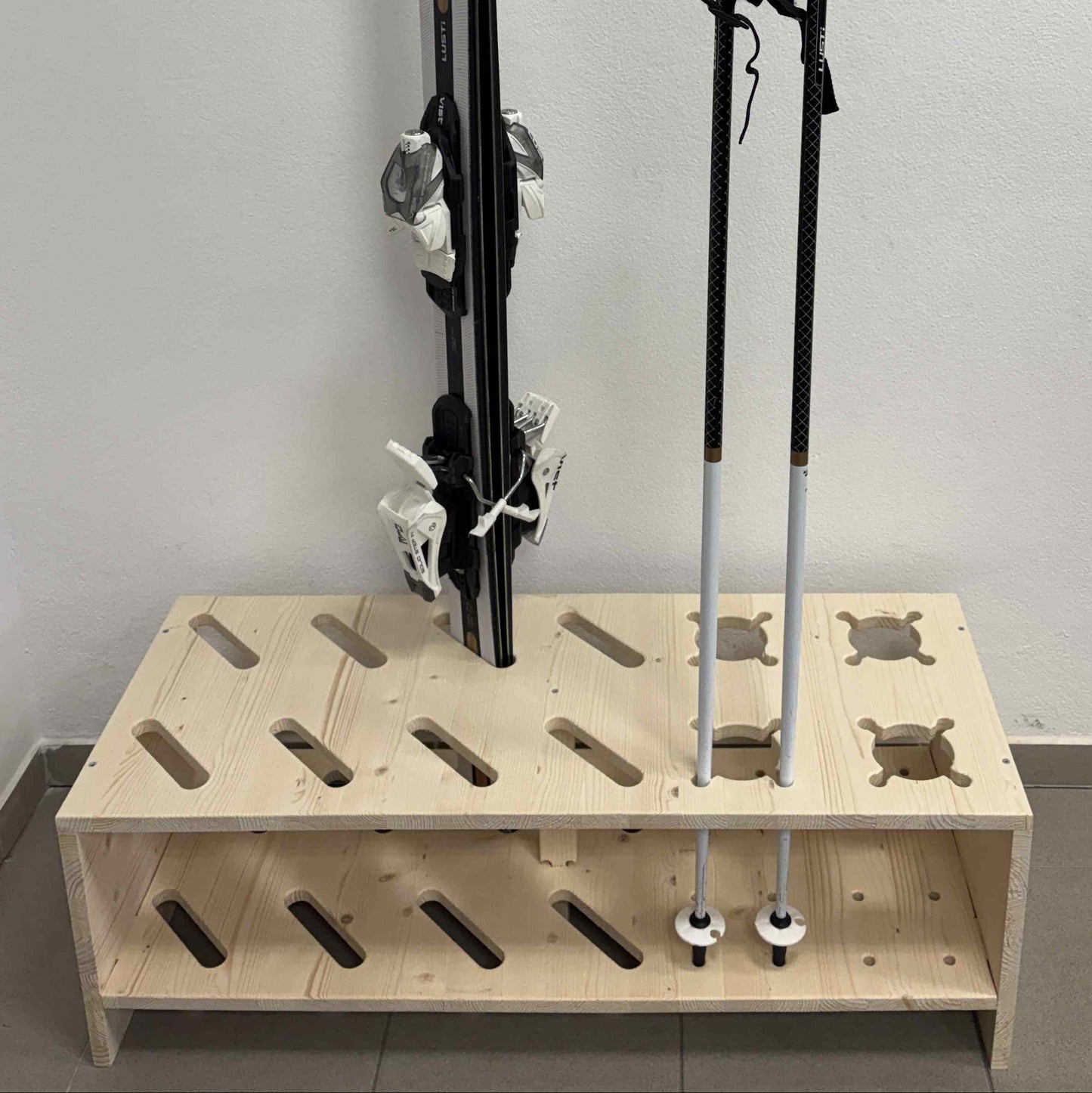 Combined wooden stand for skis and poles - Natural