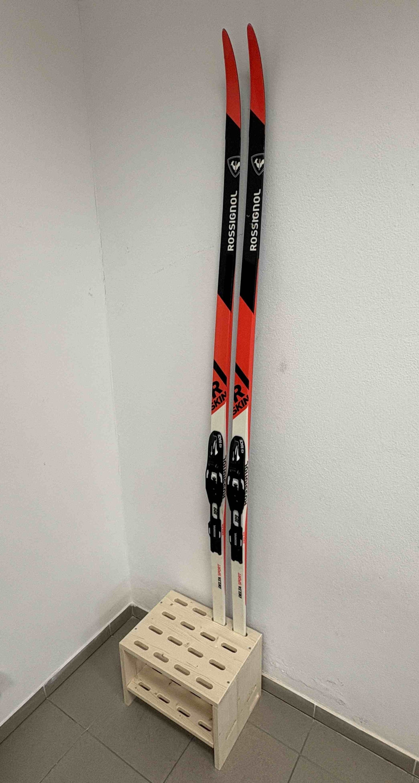 Wooden stand for 8 pairs of cross‑country skis - Natural
